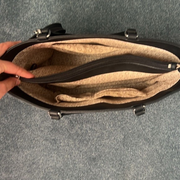 NWOT Guess Black Handbag - Picture 4 of 10
